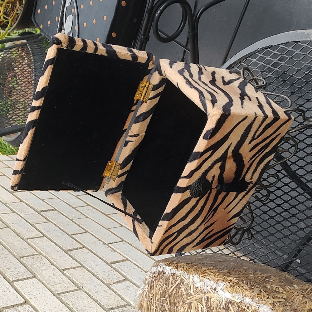 Leopard Jewelry Box - Picture 9 of 11